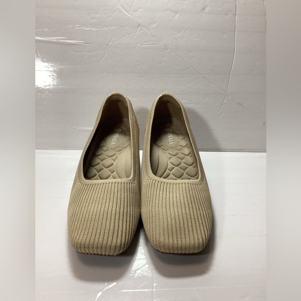 Vivaia women’s Beige Ribbed heels size 40.5